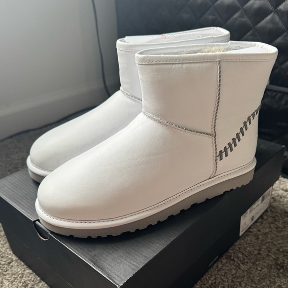 UGG White Ankle Boots - Picture 1 of 5